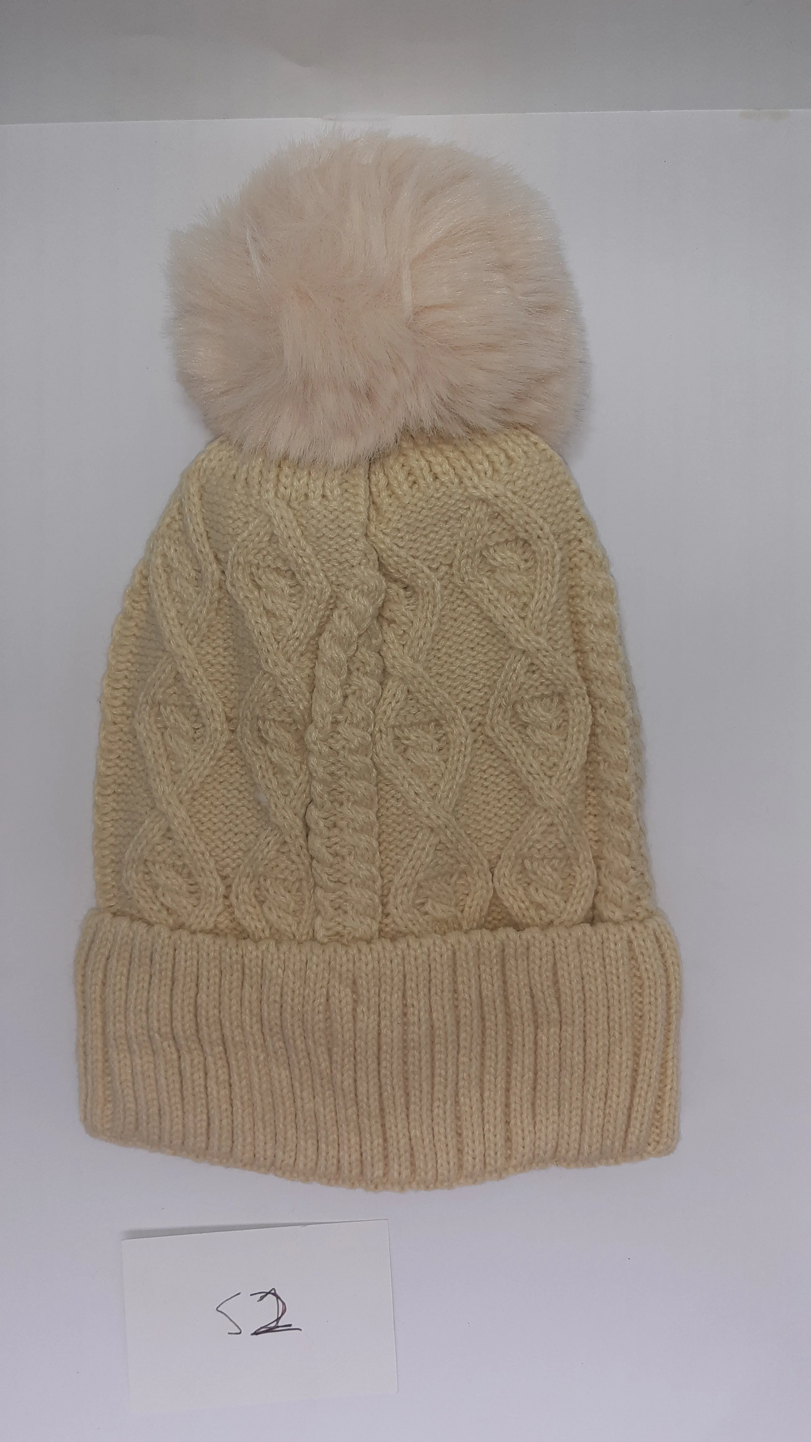 ACRYLIC CABLE POM POM HAT AW23-RMD-52