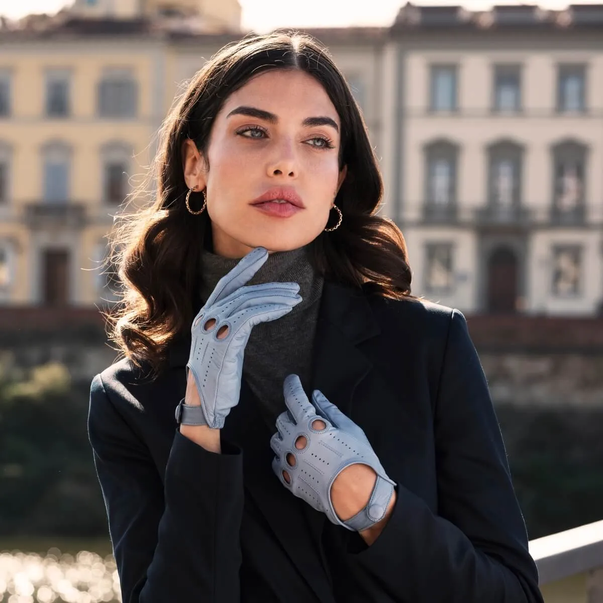 Alessa (sky) - classic Italian lambskin leather driving gloves