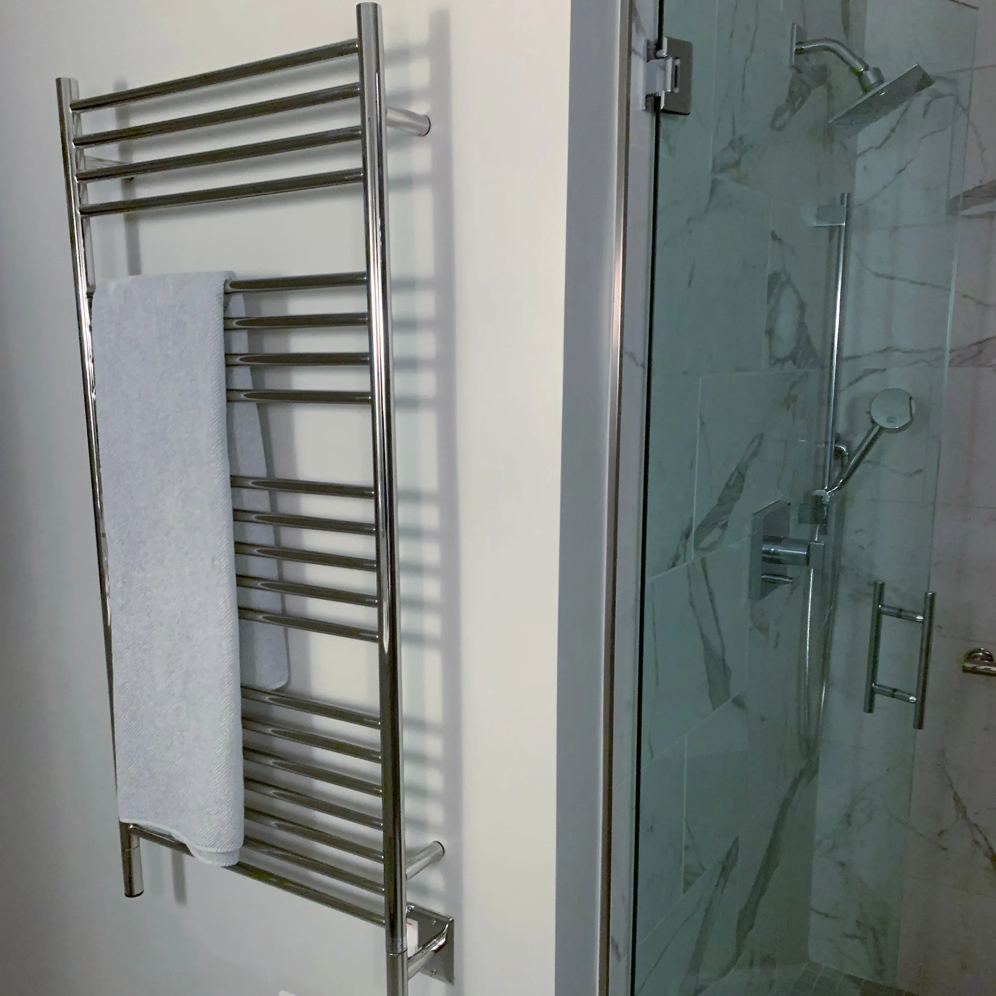 Amba DSP Jeeves Model D Straight 20 Bar Hardwired Towel Warmer in Polished