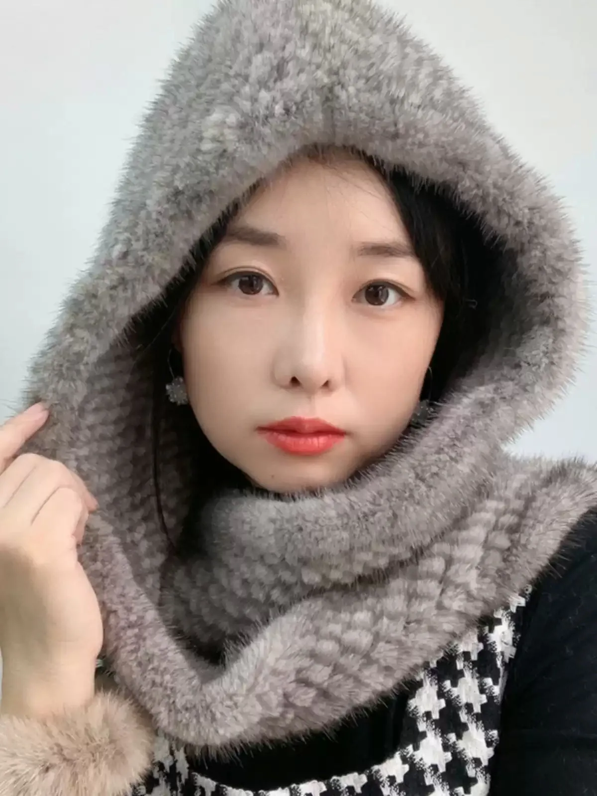 Mink hat scarf integrated inside and outside plush thickened style not picky head circumference natural color mink snow hat cold resistance warm women