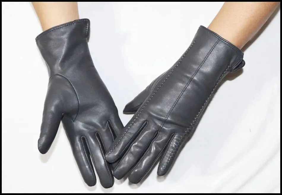 Women's Sheepskin Gloves Winter Warmth Plus Velvet Short Thin Touch Screen Driving Female Color Leather Gloves New High-end 2024