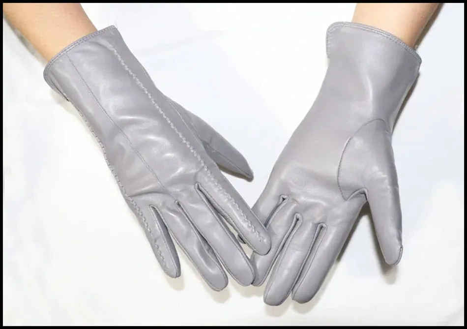 Women's Sheepskin Gloves Winter Warmth Plus Velvet Short Thin Touch Screen Driving Female Color Leather Gloves New High-end 2024